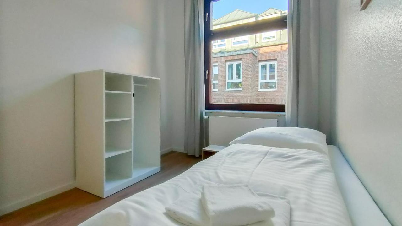 Raj Living - With 2 , 3 And 6 - 15 Min To Messe Dus And Old Town Dus Appartamento *