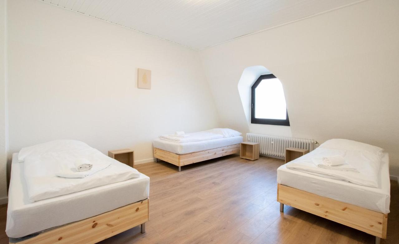 Raj Living - With 2 , 3 And 6 - 15 Min To Messe Dus And Old Town Dus Appartamento Düsseldorf