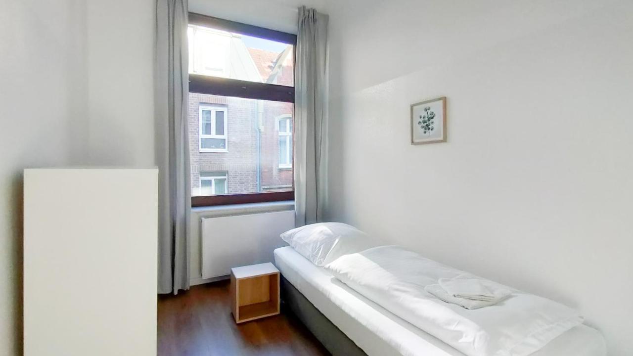 Appartement Raj Living - With 2 , 3 And 6 - 15 Min To Messe Dus And Old Town Dus Düsseldorf
